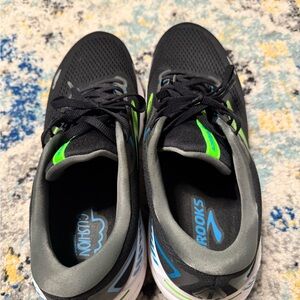 Brooks Adrenaline GTS 23 Athletic Shoes